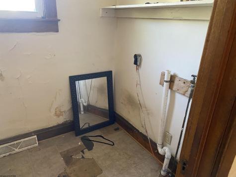 136 Milford Street Clarksburg WV 26301