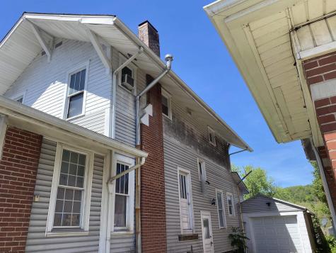 136 Milford Street Clarksburg WV 26301