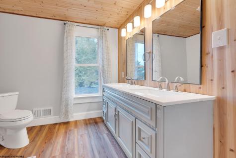 824 Louise Avenue Morgantown WV 26505