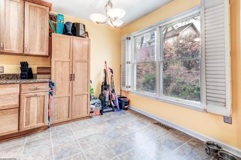 108 Village Crest Drive Morgantown WV 26508