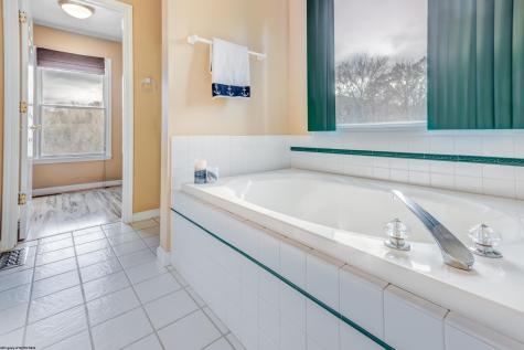 108 Village Crest Drive Morgantown WV 26508