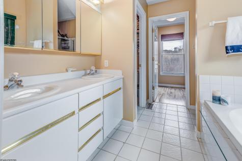 108 Village Crest Drive Morgantown WV 26508