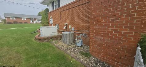 207 Meadowview Drive Bridgeport WV 26330