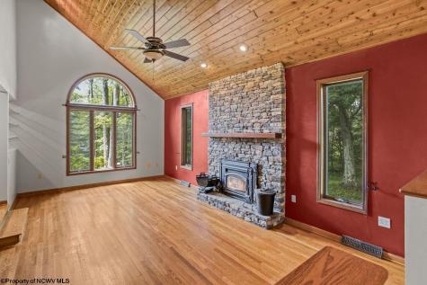 17 Goldfinch Lane Terra Alta WV 26764