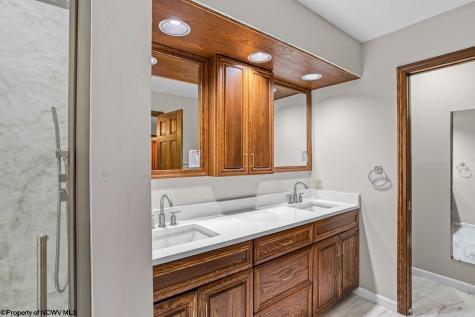17 Goldfinch Lane Terra Alta WV 26764
