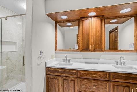 17 Goldfinch Lane Terra Alta WV 26764