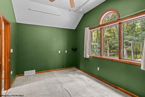 17 Goldfinch Lane Terra Alta WV 26764