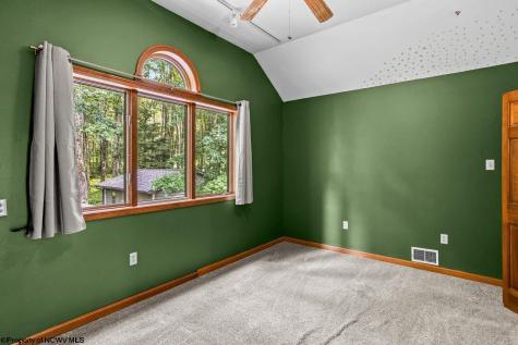 17 Goldfinch Lane Terra Alta WV 26764