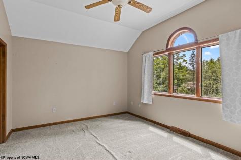 17 Goldfinch Lane Terra Alta WV 26764