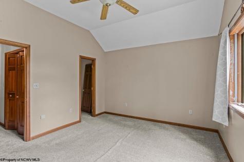 17 Goldfinch Lane Terra Alta WV 26764
