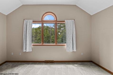 17 Goldfinch Lane Terra Alta WV 26764