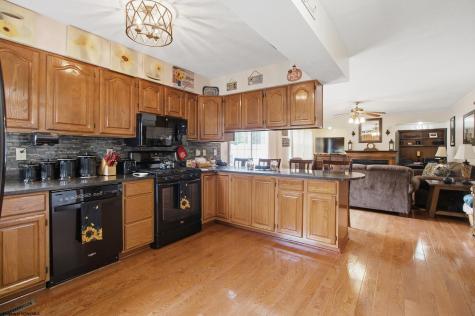 15 Homestead Street West Union WV 26456
