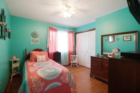 15 Homestead Street West Union WV 26456
