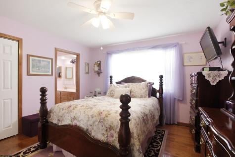 15 Homestead Street West Union WV 26456