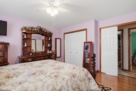 15 Homestead Street West Union WV 26456