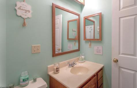 15 Homestead Street West Union WV 26456