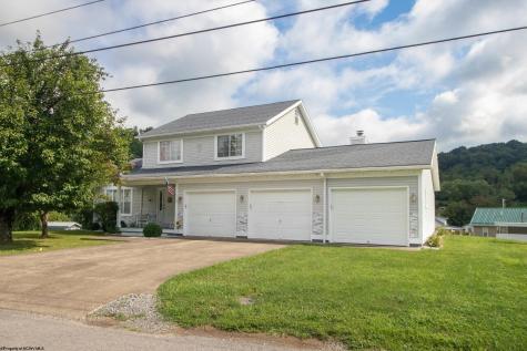 15 Homestead Street West Union WV 26456