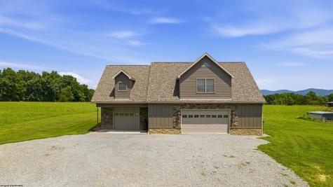1586 Vannoys Mill Road Belington WV 26250