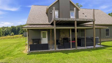 1586 Vannoys Mill Road Belington WV 26250
