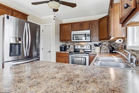 403 Oakmont Court Maidsville WV 26541