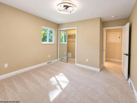 1344 Cherry Lane Morgantown WV 26505