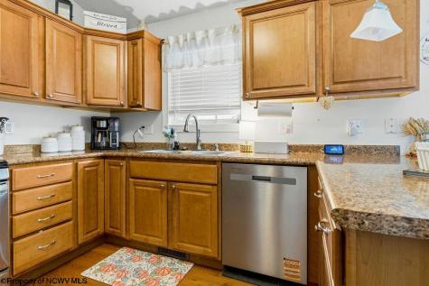8 Coolview Lane Bridgeport WV 26330