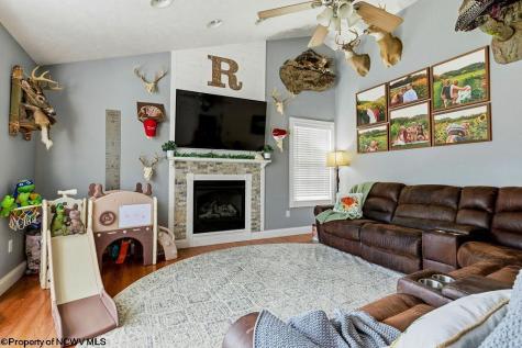 8 Coolview Lane Bridgeport WV 26330