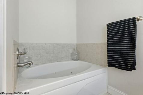 8 Coolview Lane Bridgeport WV 26330