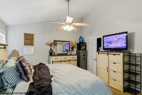 8 Coolview Lane Bridgeport WV 26330