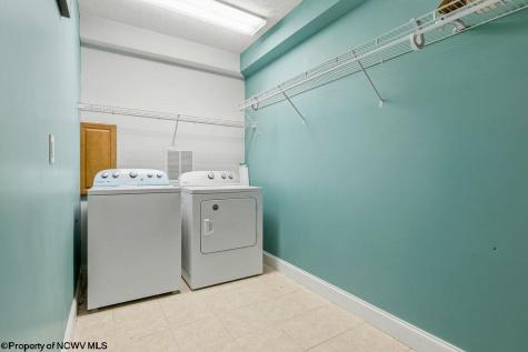 8 Coolview Lane Bridgeport WV 26330