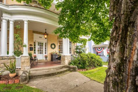 220 Grand Street Morgantown WV 26501