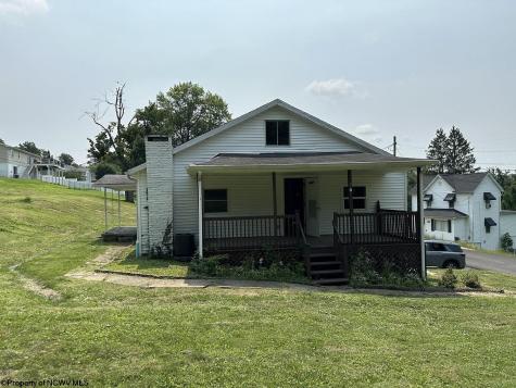 1043 Curtis Avenue Morgantown WV 26501