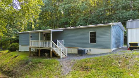 3368 Owl Creek Road Morgantown WV 26508