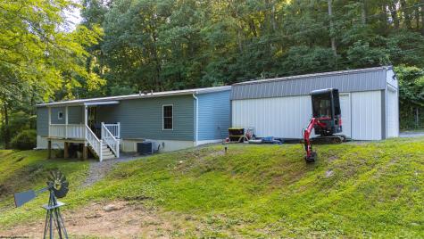 3368 Owl Creek Road Morgantown WV 26508