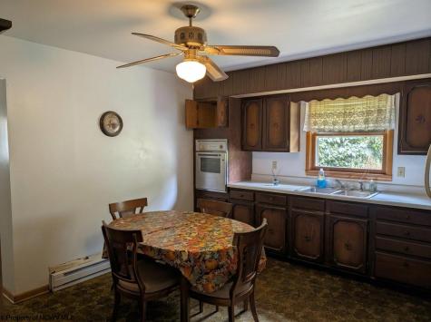119 High Street Shinnston WV 26431-1208