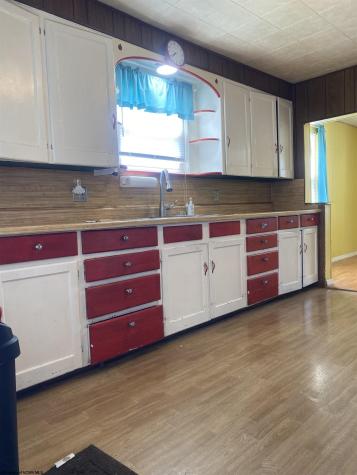 51 Pleasantview Road Rivesville WV 26588