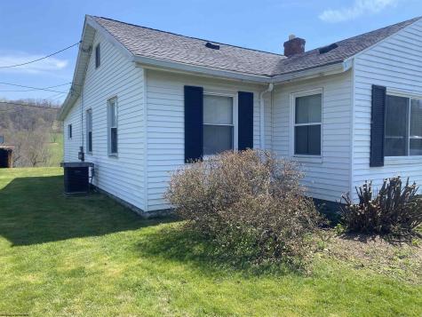 51 Pleasantview Road Rivesville WV 26588
