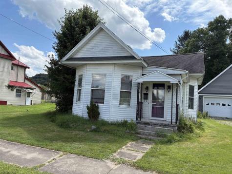25 Pinnell Street Buckhannon WV 26201-2260