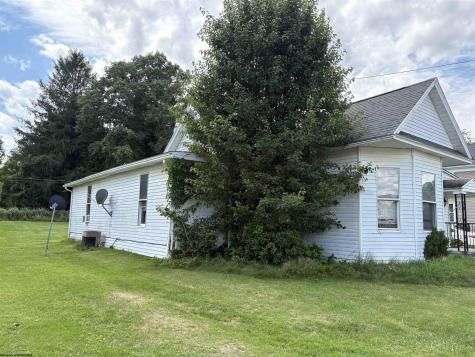 25 Pinnell Street Buckhannon WV 26201-2260
