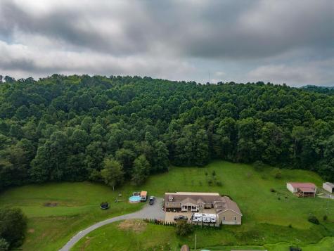 857 Gawthrop Road Grafton WV 26354