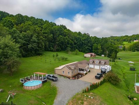 857 Gawthrop Road Grafton WV 26354