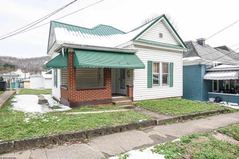 208 Jefferson Street Mannington WV 26582