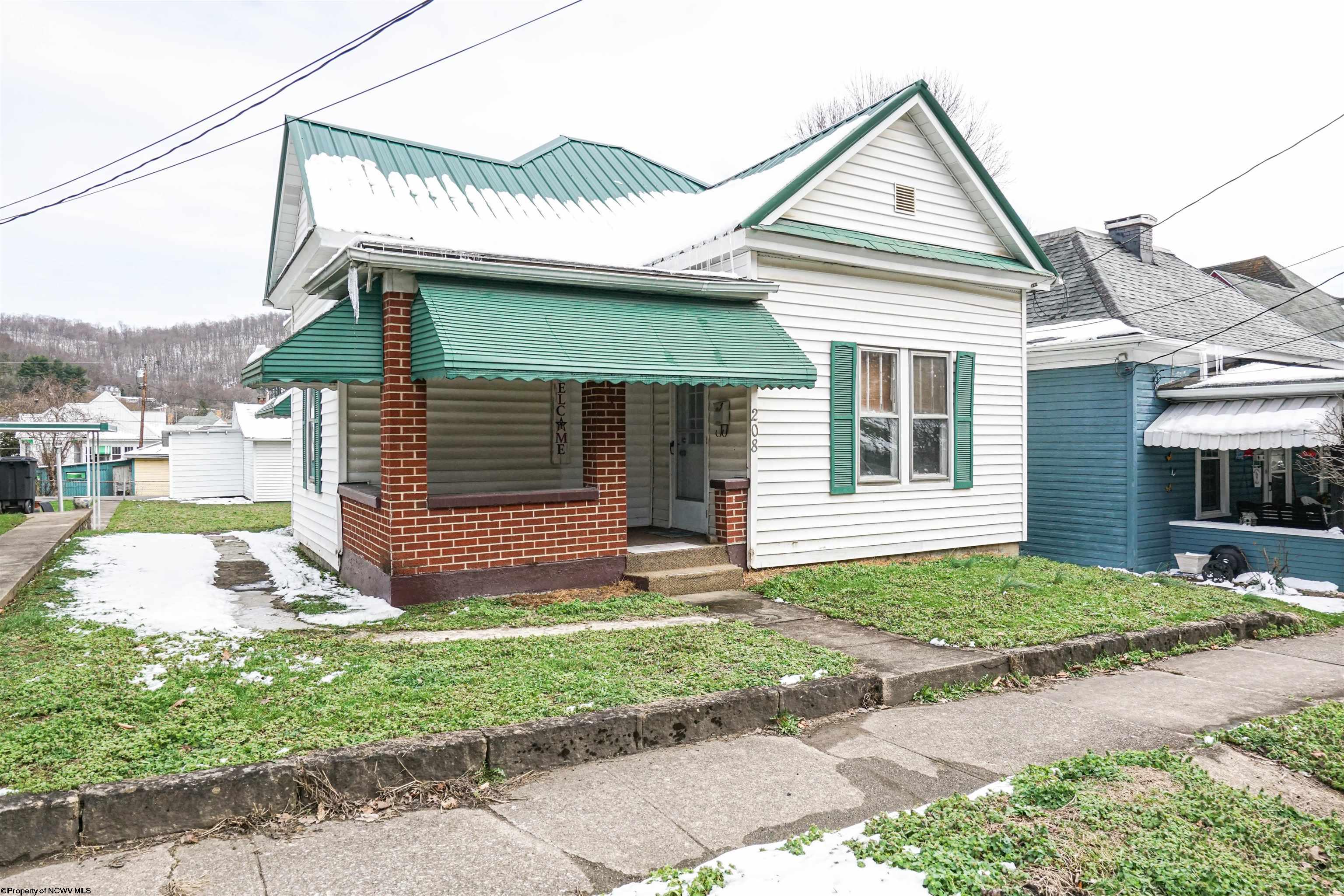 208 Jefferson Street Mannington WV 26582
