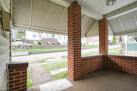 208 Jefferson Street Mannington WV 26582