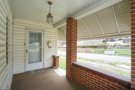 208 Jefferson Street Mannington WV 26582