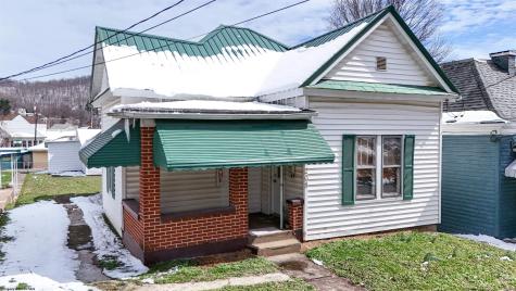 208 Jefferson Street Mannington WV 26582