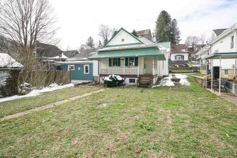 208 Jefferson Street Mannington WV 26582