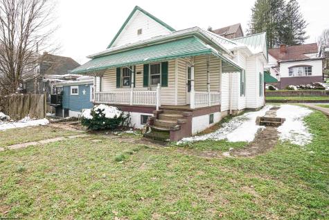 208 Jefferson Street Mannington WV 26582