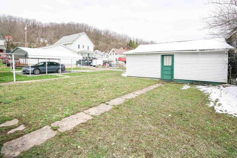 208 Jefferson Street Mannington WV 26582