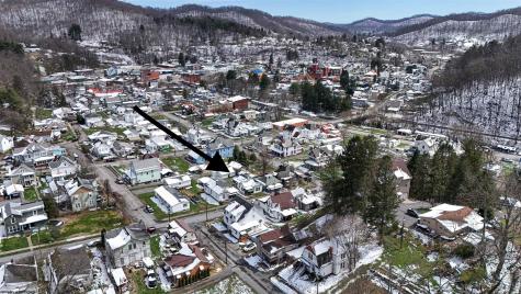 208 Jefferson Street Mannington WV 26582